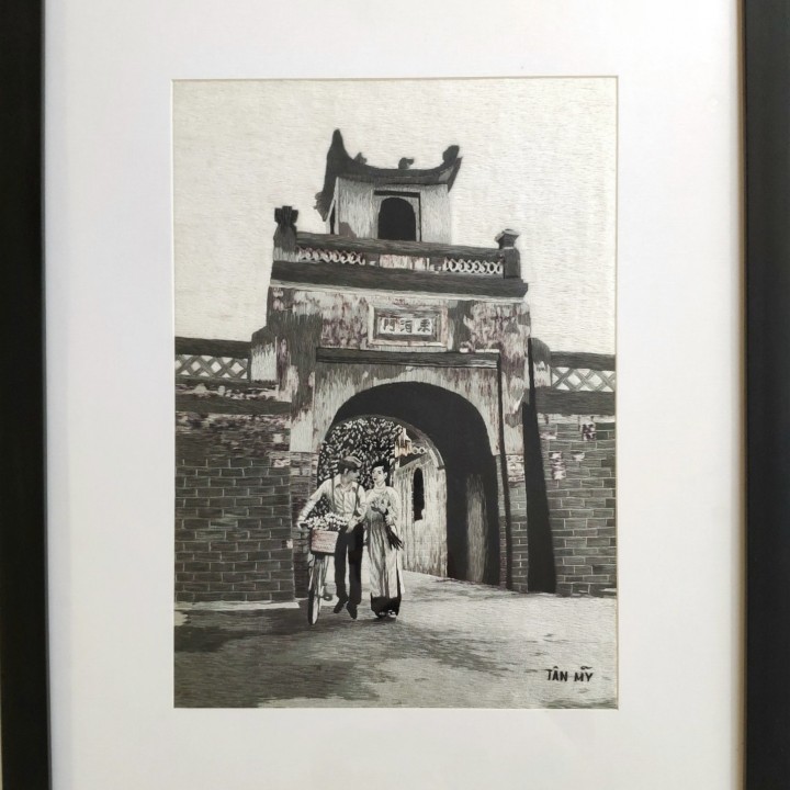 Hand-embroidered painting - Quan Chuong city gate